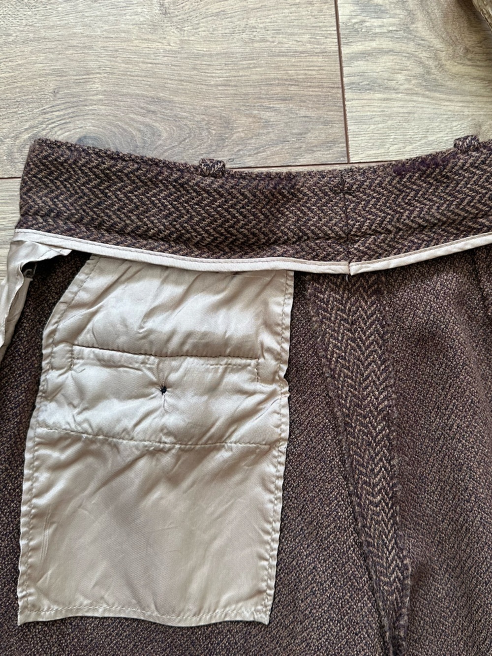 Vintage Barry Bricken Herringbone Wool Pants Pleated Brown | Size 6 - Picture 11 of 12